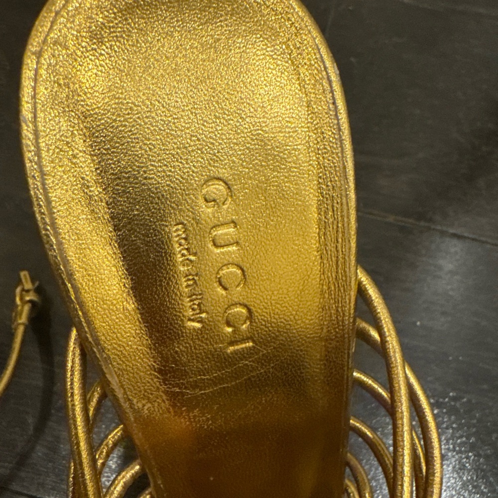 Gucci Women's Metallic Gold Woven Heels - Picture 5 of 12